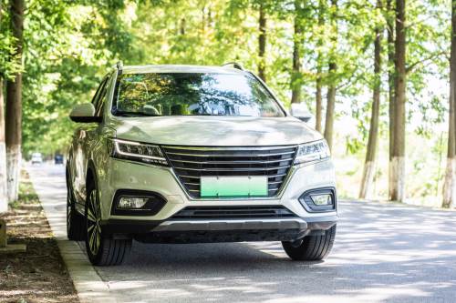 冬天停車車頭朝哪 冬天汽車結(jié)冰怎么處理