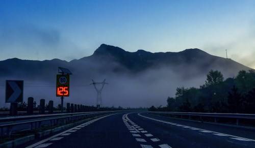 夜間高速開車注意什么 夜間高速開車注意事項(xiàng)