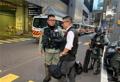 香港警隊新一哥是何人物 新一哥鄧炳強個人資料