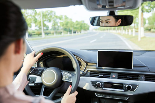 女性開(kāi)車(chē)這八個(gè)地方要注意 學(xué)會(huì)了開(kāi)車(chē)更輕松