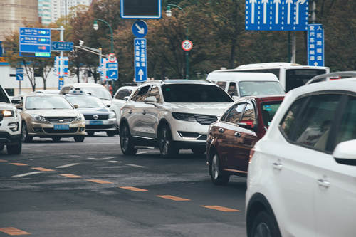 今天周五晚高峰會(huì)很堵 提前做好準(zhǔn)備