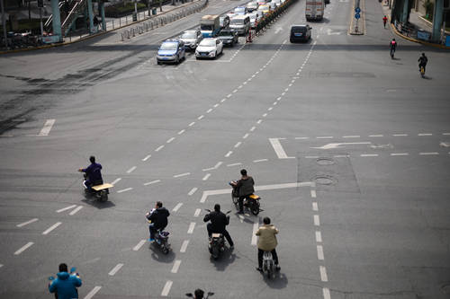 市民質疑騎電動車“沖禁”罰2000太重