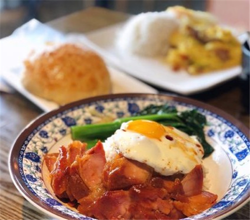 這家開在地鐵口的香港美食店 一口讓你回到香港