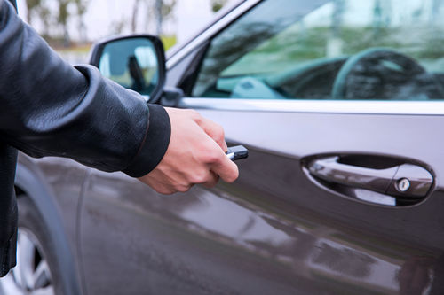 條件放寬 深圳混動小汽車車牌個人申請條件