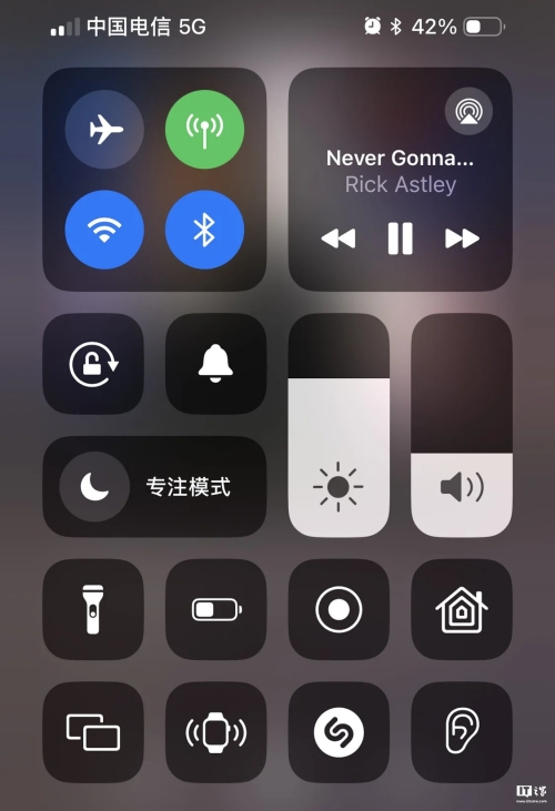 蘋果iOS 18曝光：全新設(shè)計控制中心 iPhone用戶將可自由定制布局